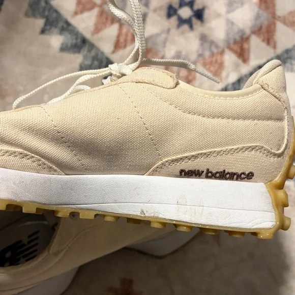 New Balance 327 Cream and Tan Sneakers sz 9 - Picture 5 of 9